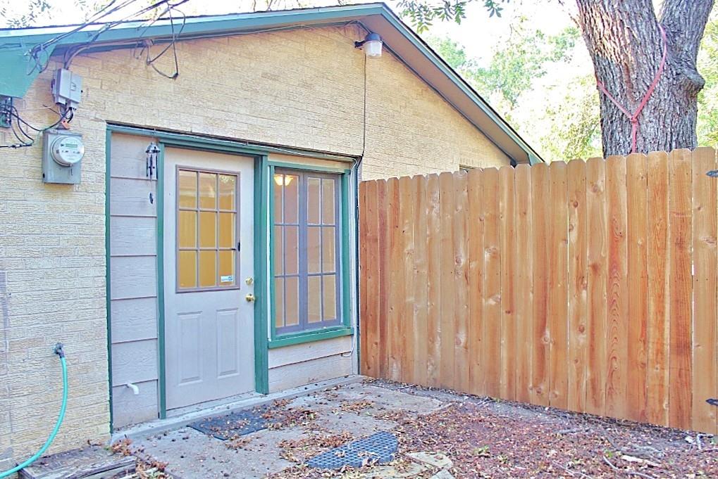 University-Rev - Residential Lease