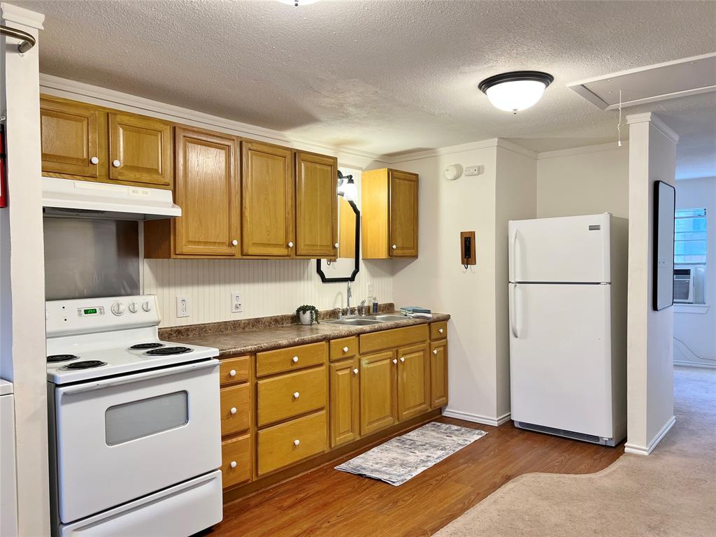 University-Rev - Residential Lease