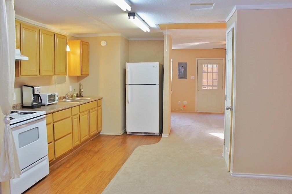 University-Rev - Residential Lease