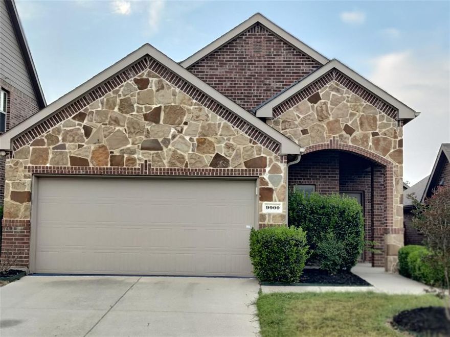 Discover Your Dream Home in the Coveted Fossil Creek at Westridge – Prosper ISD!
Welcome to a beautifully maintained residence in McKinney, where modern living meets suburban charm within the highly acclaimed Prosper ISD boundary. This exquisite 3-bedroom home, with a versatile flex room perfect for an office or guest suite, is an entertainer's delight. Open-Concept Living: The first floor is designed for seamless flow, perfect for gatherings and everyday life..Unleash your inner chef in a kitchen featuring sleek granite countertops, a large central island, a 5-burner gas range, and premium stainless steel Frigidaire appliances. Escape to a serene primary suite on the main floor, complete with dual sinks, a luxurious garden tub, and a separate shower. A spacious upstairs loft offers endless possibilities—transform it into a fourth bedroom, a dedicated home office, or a vibrant playroom to suit your lifestyle.
Prime Location: Enjoy unparalleled convenience with quick access to Highway 121, US-75, and a wealth of nearby shopping and dining options.
This home is situated in the desirable Collin County area, offering an exceptional quality of life.
Don't Miss This Opportunity! Experience the perfect blend of style, comfort, and top-tier education. Schedule your private showing today and step into the lifestyle you deserve! 
CALL or TEXT the listing agent now for details or to book your exclusive tour.