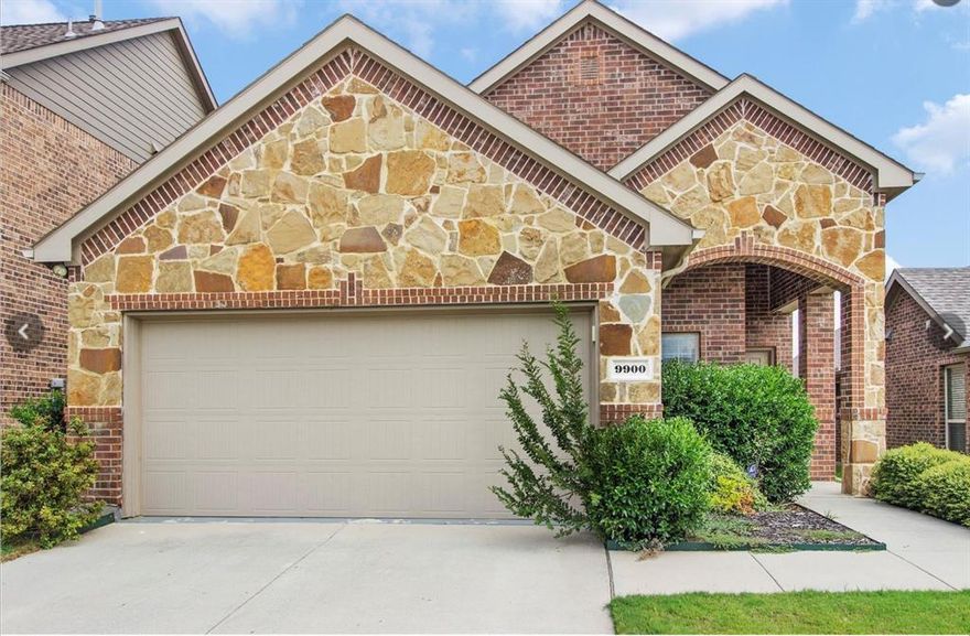 Beautiful Home in Fossil Creek at Westridge – Prosper ISD!

Welcome to this beautifully maintained 3-bedroom home with an additional flex room (perfect as an office or guest suite) and 2.5 baths, located in the highly sought-after Fossil Creek at Westridge community in Collin County.

The open-concept first floor is designed for modern living and effortless entertaining, featuring a spacious living area that flows into a chef-inspired kitchen with granite countertops, a large island, a 5-burner gas range, and stainless steel Frigidaire appliances.

The primary suite on the main level offers a peaceful retreat with dual sinks, a relaxing garden tub, and a separate shower. Upstairs, a versatile loft provides flexible space ideal for a fourth bedroom, home office, or playroom.

Situated in an excellent location within the top-rated Prosper ISD, this home offers convenient access to Highway 121, US-75, shopping, and dining.

? Don’t miss this opportunity—schedule your private showing today!
?? Call or text the listing agent for details or to book your tour.