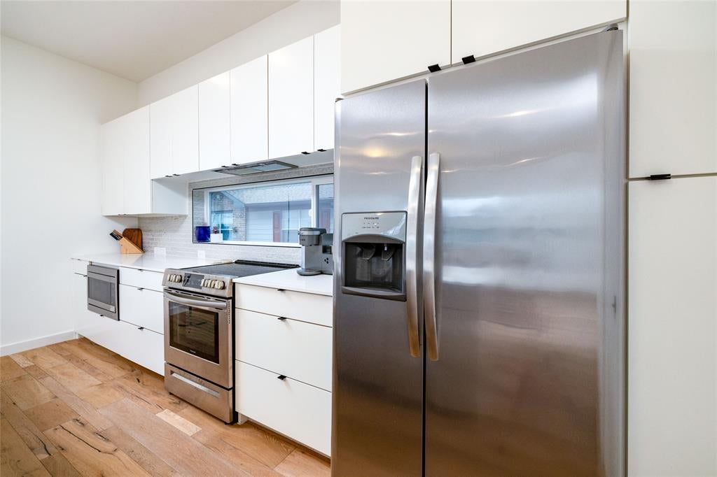 2118 N Carroll Avenue 101