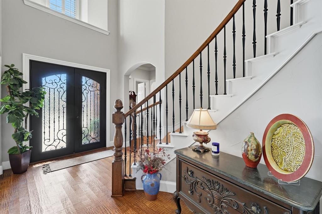 1608 Thomas Lane