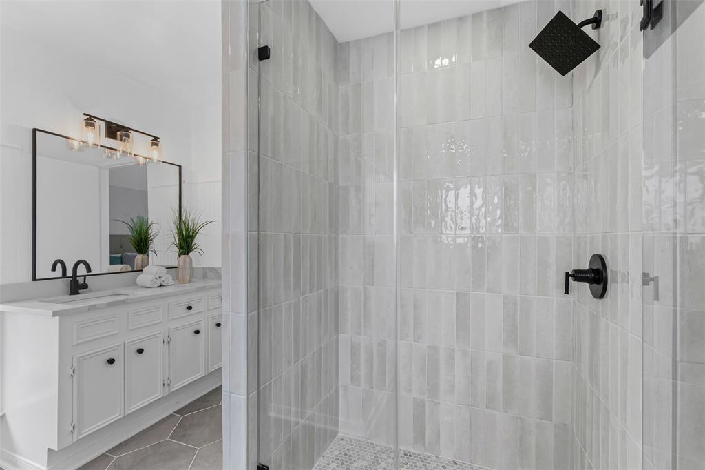 2100 Scarlet Oak Drive