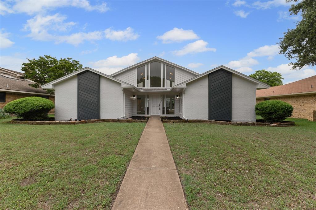 2100 Scarlet Oak Drive