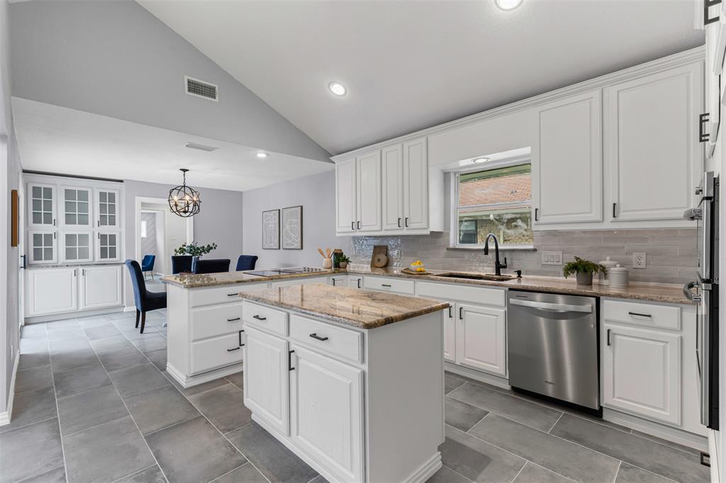 2100 Scarlet Oak Drive