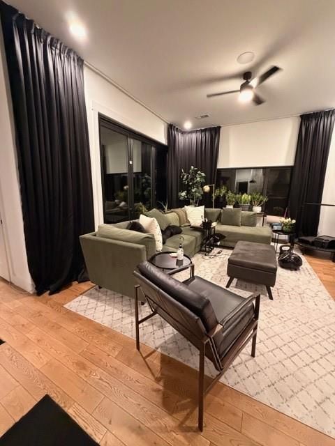 Tiny photo for 2513 Childs Street, Dallas, TX 75203 (MLS # 21161308)