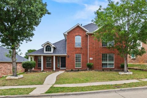 Photo of 1308 Island Drive, Carrollton, TX 75007 (MLS # 21276539)