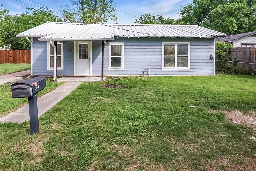 This updated 3 bedroom, 1 bath home is move-in ready and full of modern touches! Conveniently located just one mile from the downtown square and a little over a mile from TSU, this property offers both comfort and location. Step inside to find fresh paint, new flooring throughout, and a bright, inviting layout. The kitchen features gorgeous granite countertops, farmhouse style fixtures, and comes complete with a stove and refrigerator. Each bedroom offers exceptionally large closets, providing plenty of storage space. Outside, you’ll love the spacious fenced backyard, perfect for entertaining, pets, or relaxing evenings under the covered patio. Don’t miss your chance on this one!