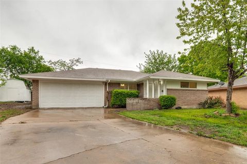 215 Merribrook Trail Duncanville TX 75116