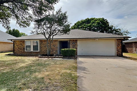 Photo of 1916 Sharon Drive, Corinth, TX 76210 (MLS # 21372956)
