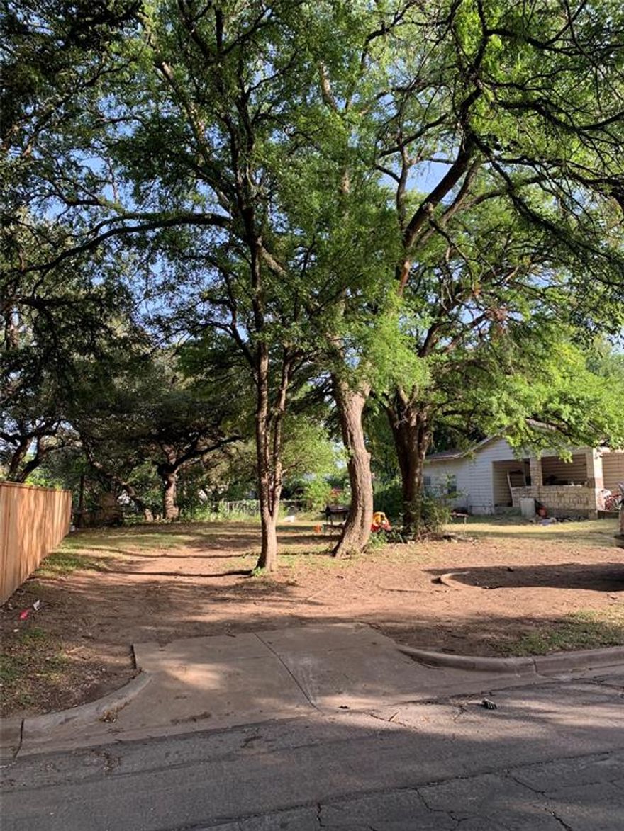 Oversized city lot near Cameron Park! Walk or mountain bike right into Cameron Park from your very own home - it's hard to get much closer than this! Would also make a great single-family investment property! Call your builder today and go take a look. Survey available.