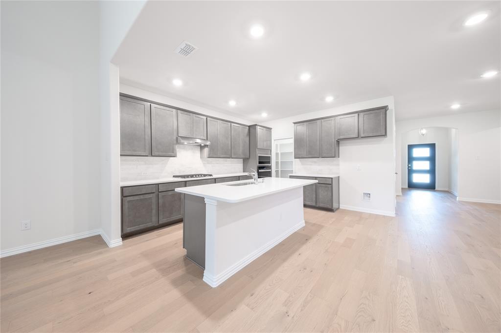 903 Chinati Street