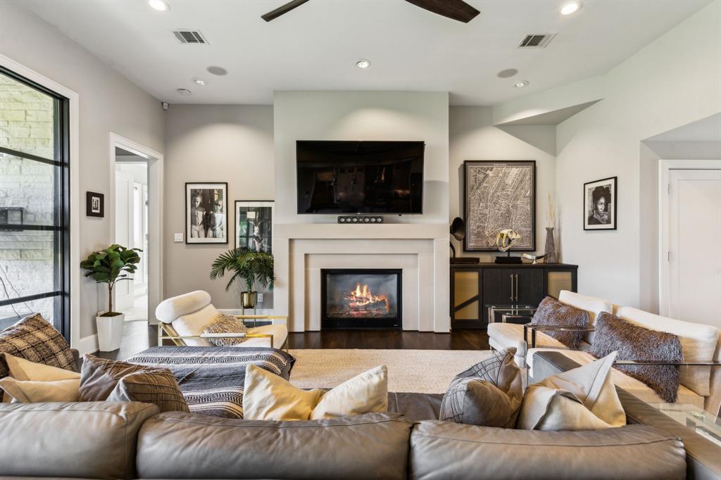 1004 Delacroix Drive