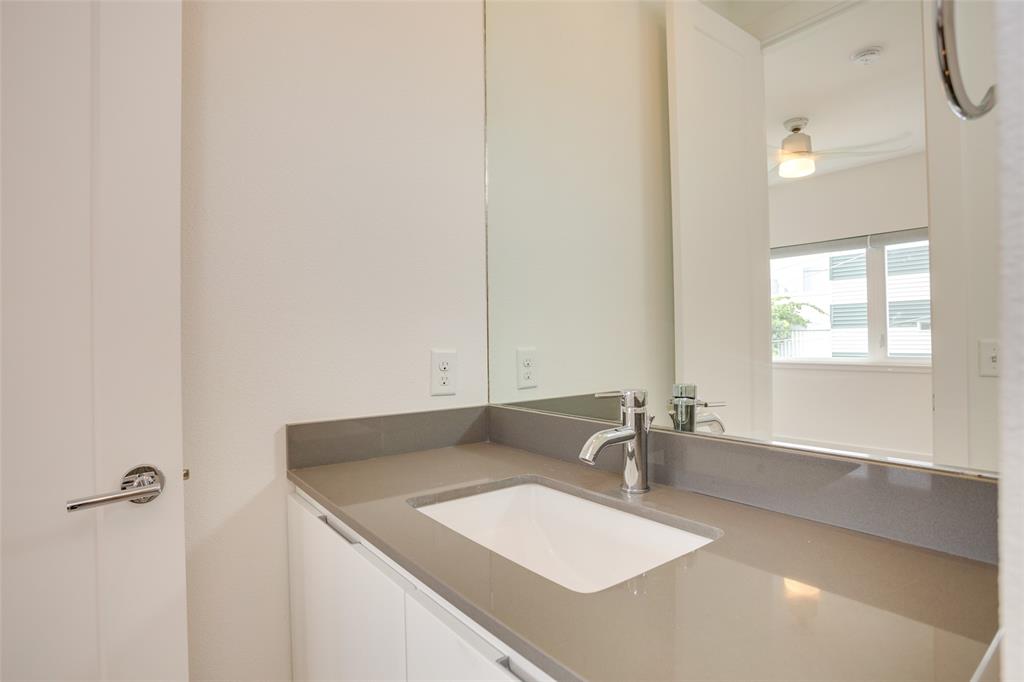 Mckee St Twnhms - Residential Lease