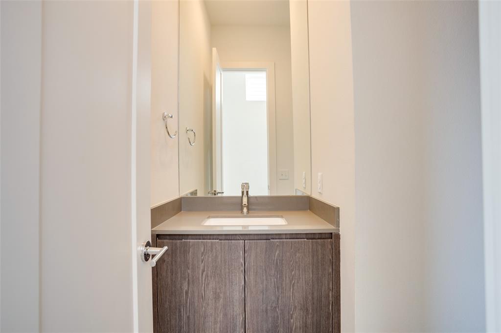 Mckee St Twnhms - Residential Lease