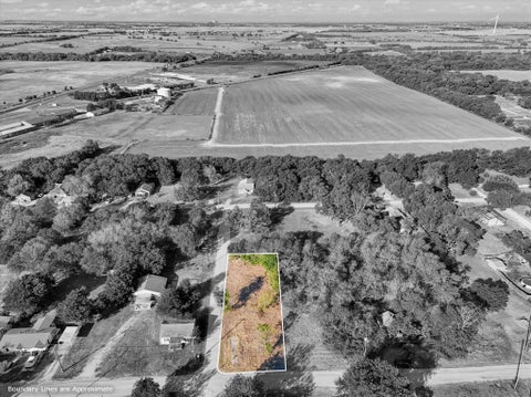 Photo of 301 N Waco Street, Mart, TX 76664 (MLS # 21344838)