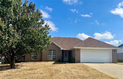 A home in Lindale