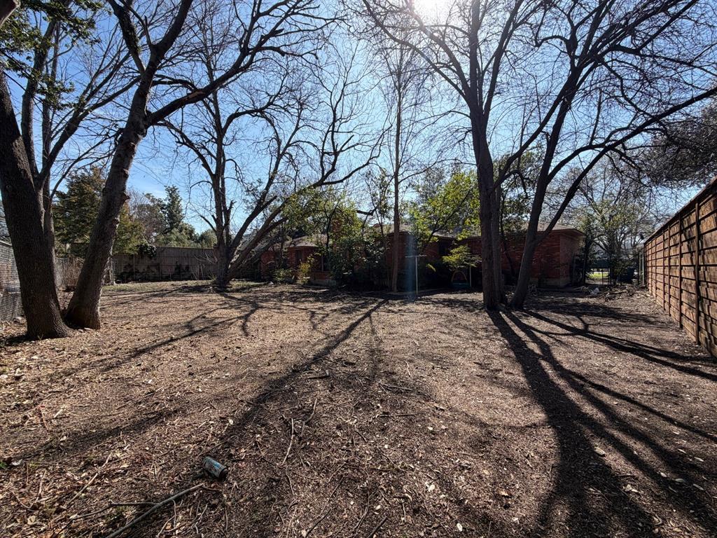 5823 Walnut Hill Lane