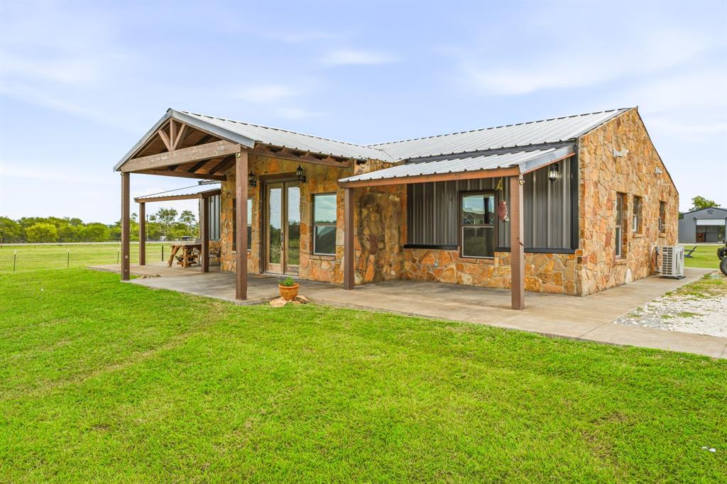 121 Private Road 2121