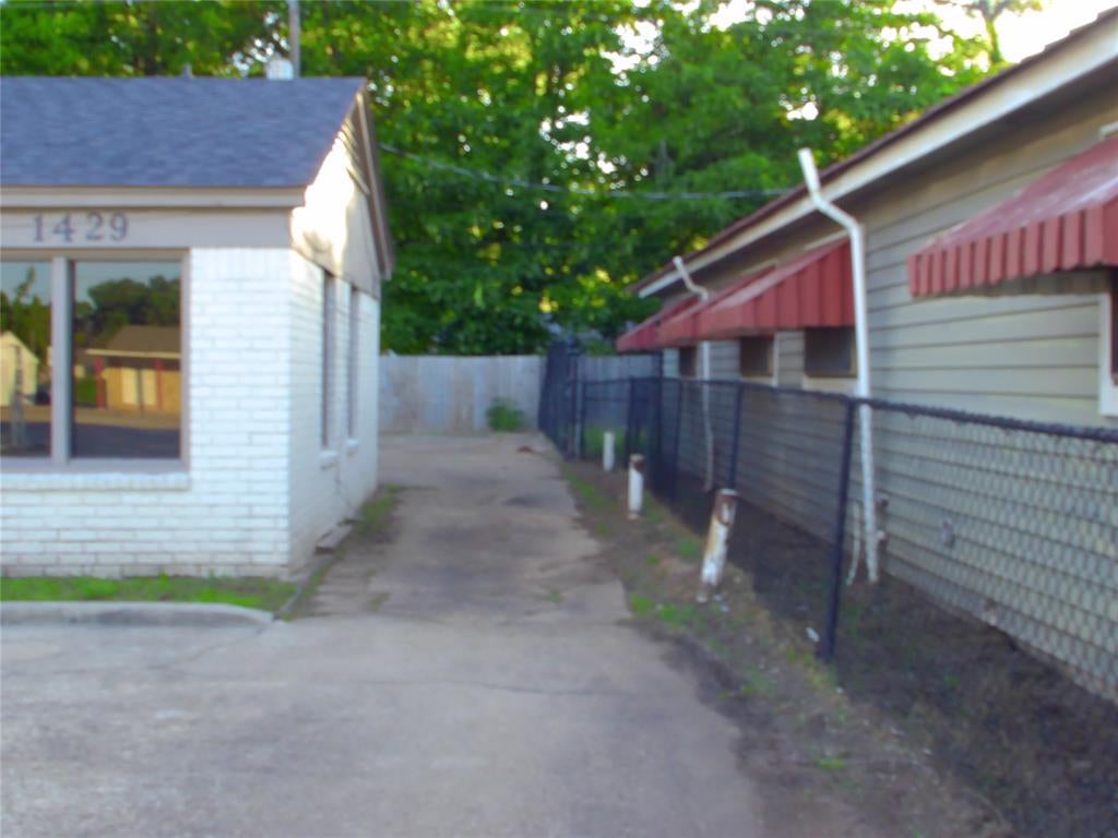 1425 Airline Drive