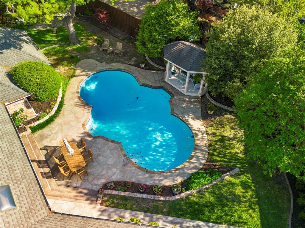 6302 Glenhollow Court