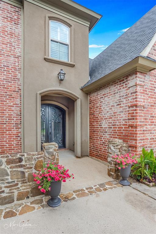 867 Chartres Drive