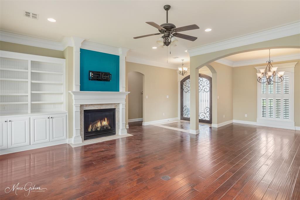 867 Chartres Drive