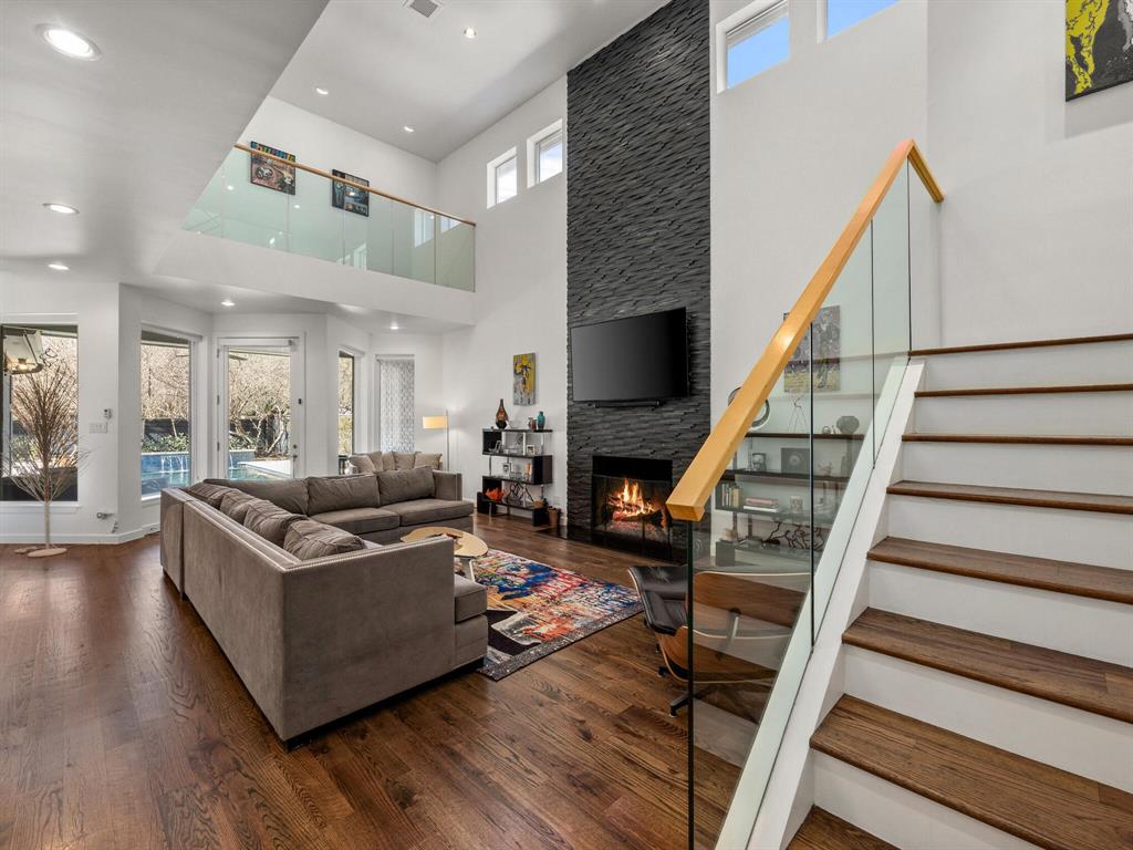 2616 Torrey Pines Drive