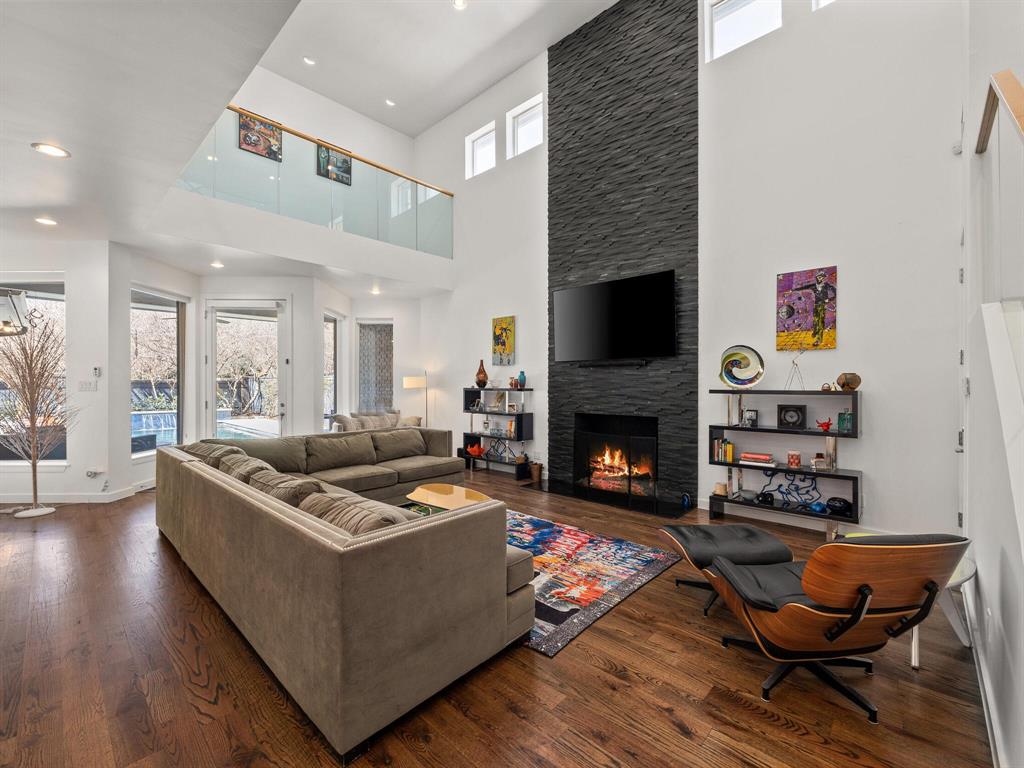 2616 Torrey Pines Drive