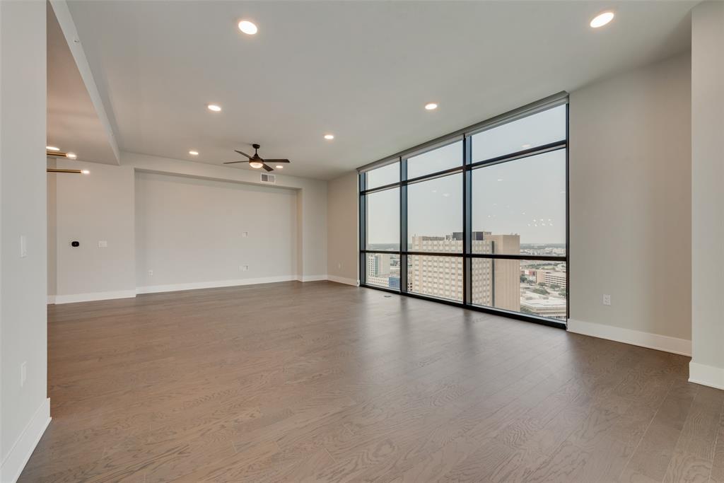 969 Commerce Street 2601