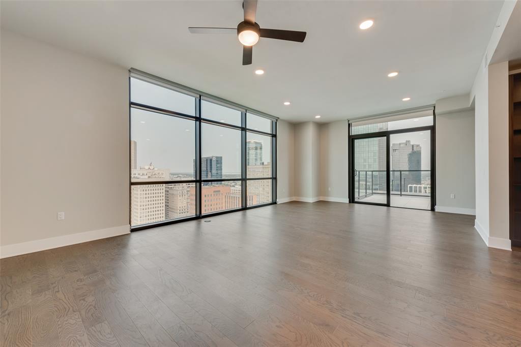 969 Commerce Street 2601
