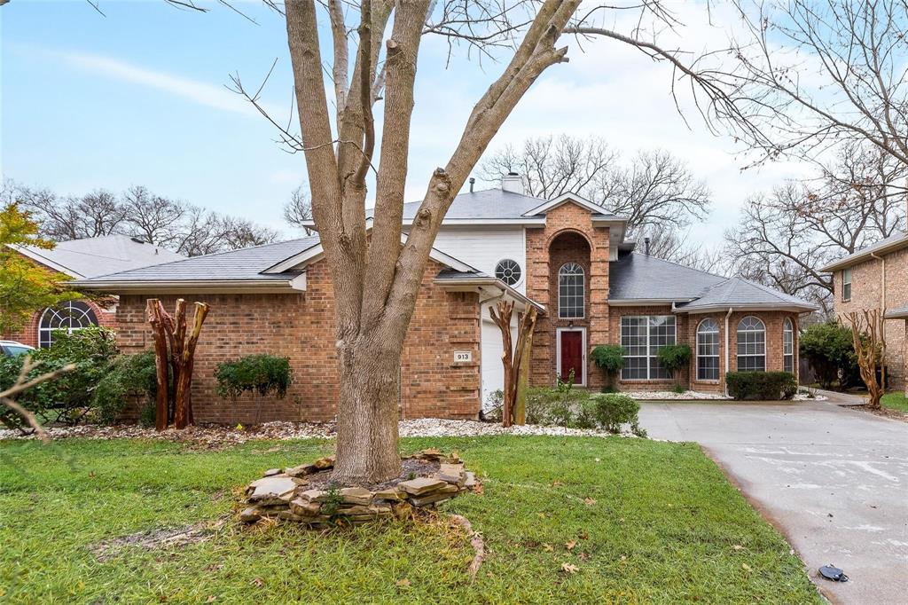 913 Wisperwood Drive