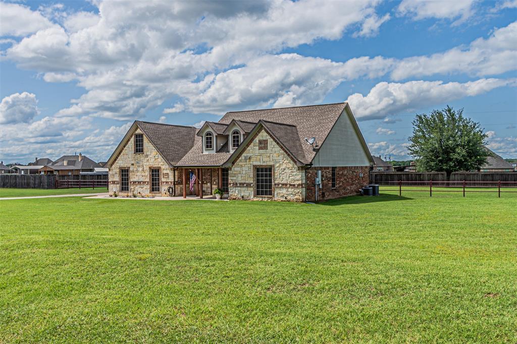 124 Williamsburg Lane