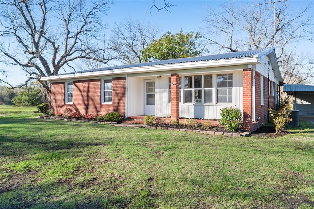Photo of 2709 Fm 637, Corsicana, TX 75109 (MLS # 21207466)
