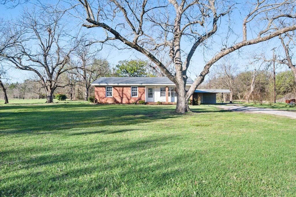 Photo of 2709 Fm 637, Corsicana, TX 75109 (MLS # 21207466)