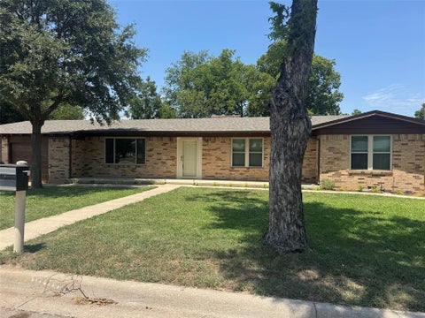 Photo of 9216 Raymond Avenue, White Settlement, TX 76108 (MLS # 21347593)