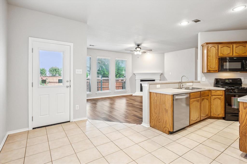 Fort Worth, Texas 76135, United States, 3 Bedrooms Bedrooms, ,2 BathroomsBathrooms,Residential,Active,187782