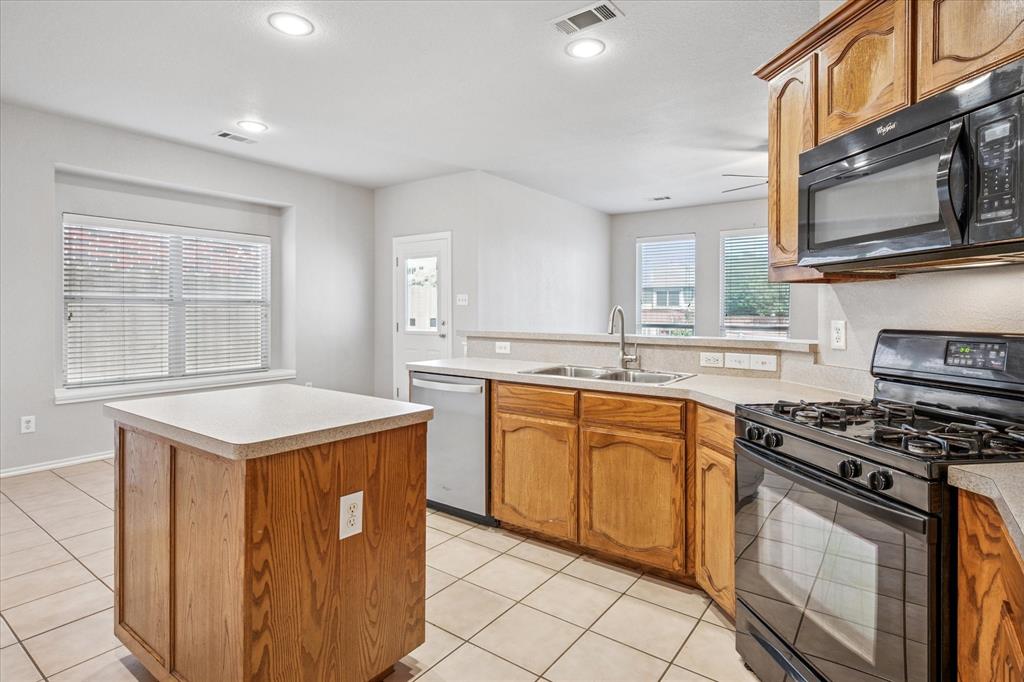 Fort Worth, Texas 76135, United States, 3 Bedrooms Bedrooms, ,2 BathroomsBathrooms,Residential,Active,187782