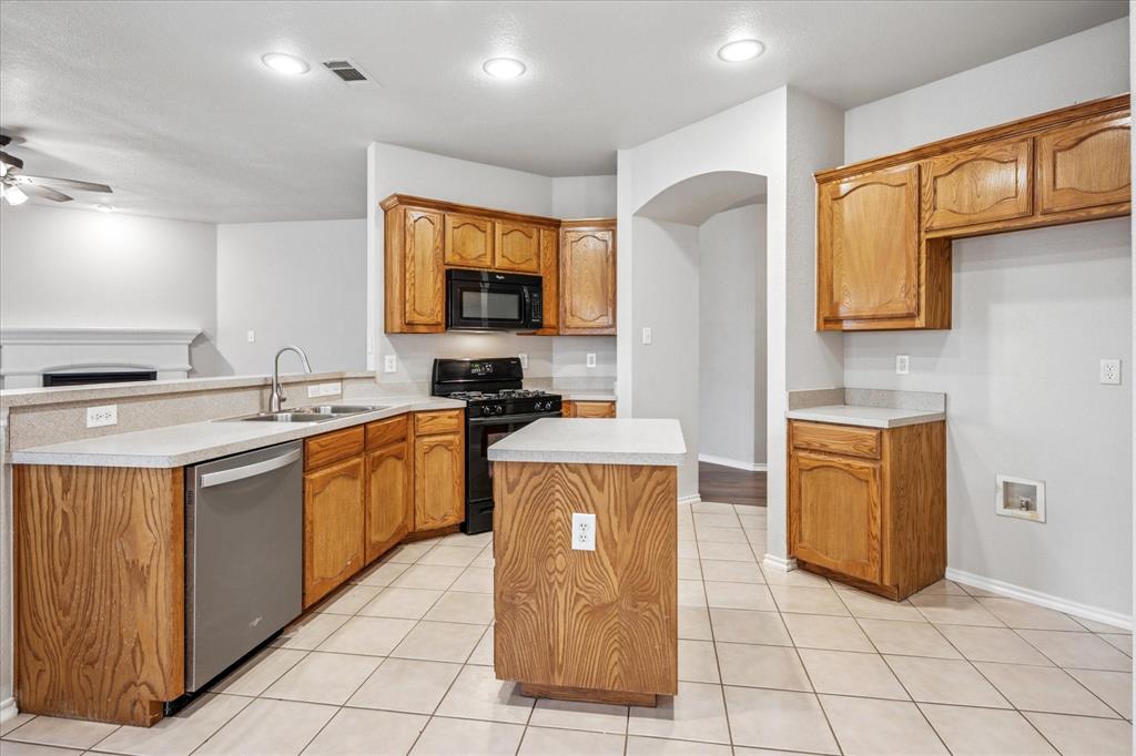 Fort Worth, Texas 76135, United States, 3 Bedrooms Bedrooms, ,2 BathroomsBathrooms,Residential,Active,187782