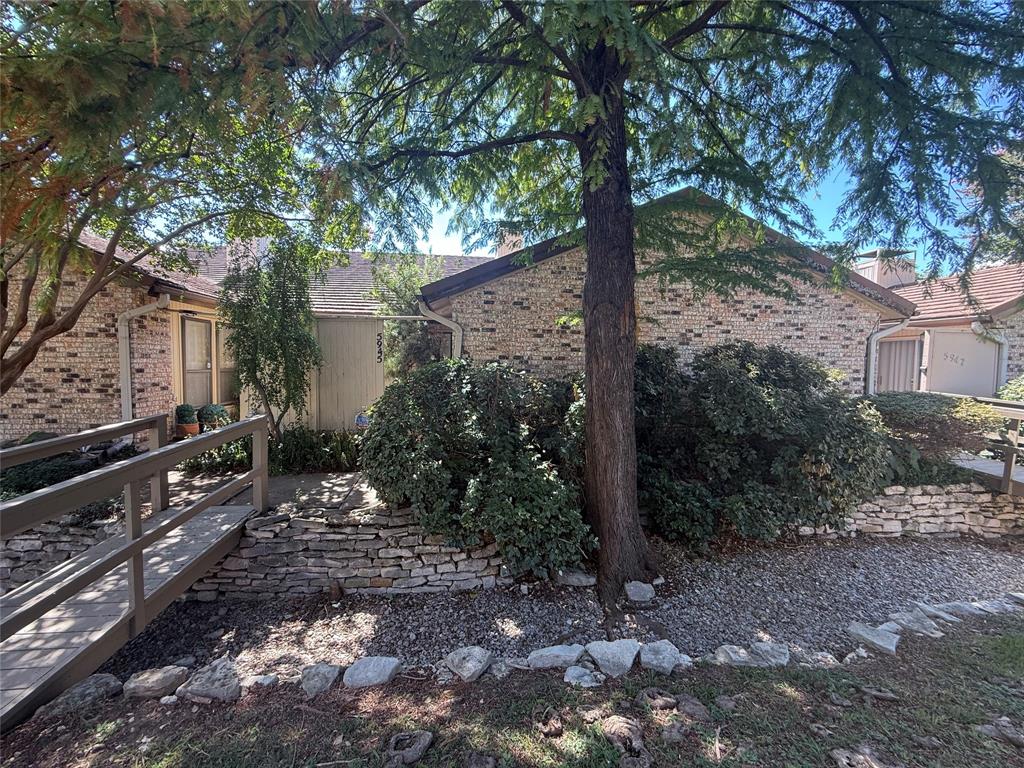 Meadowbrook Hills Chimney Wood - Residential