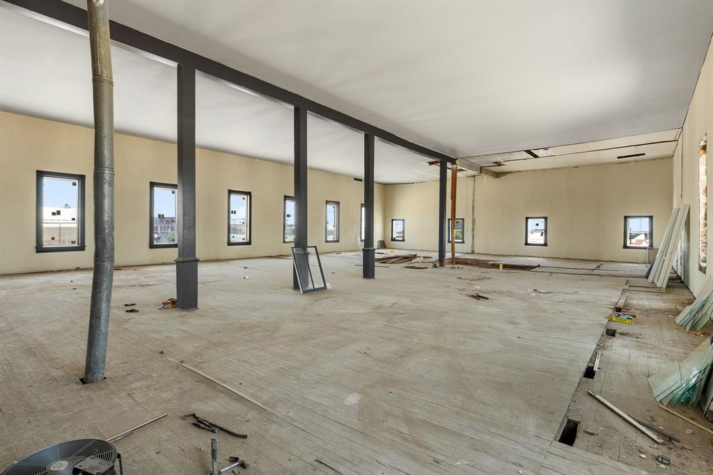 Cowan - Commercial Sale