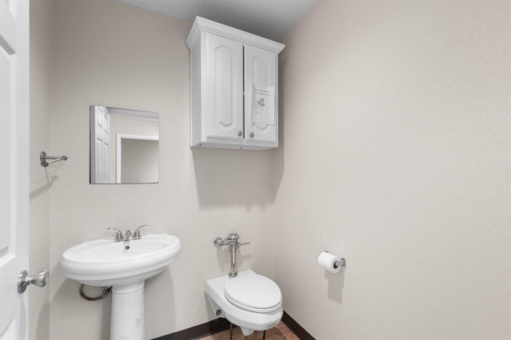 Cowan - Commercial Sale