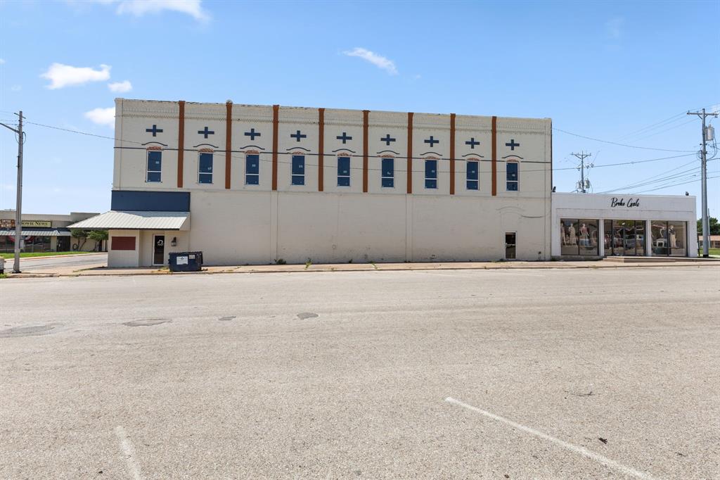 Cowan - Commercial Sale