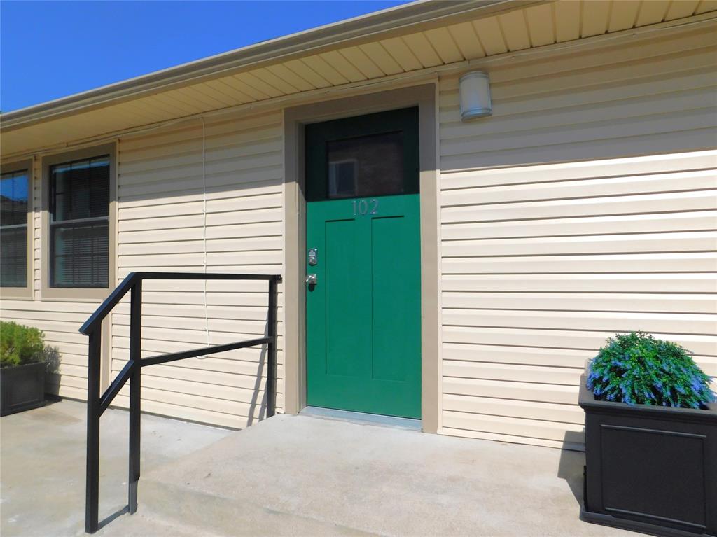 E Puchalski - Residential Lease