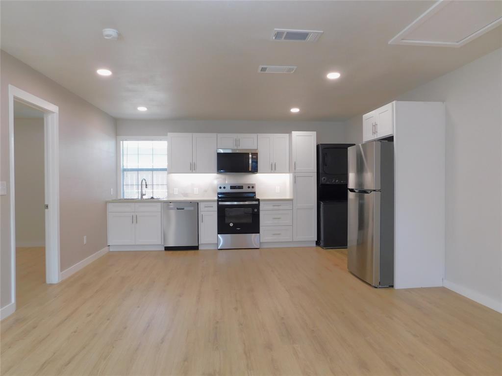 E Puchalski - Residential Lease