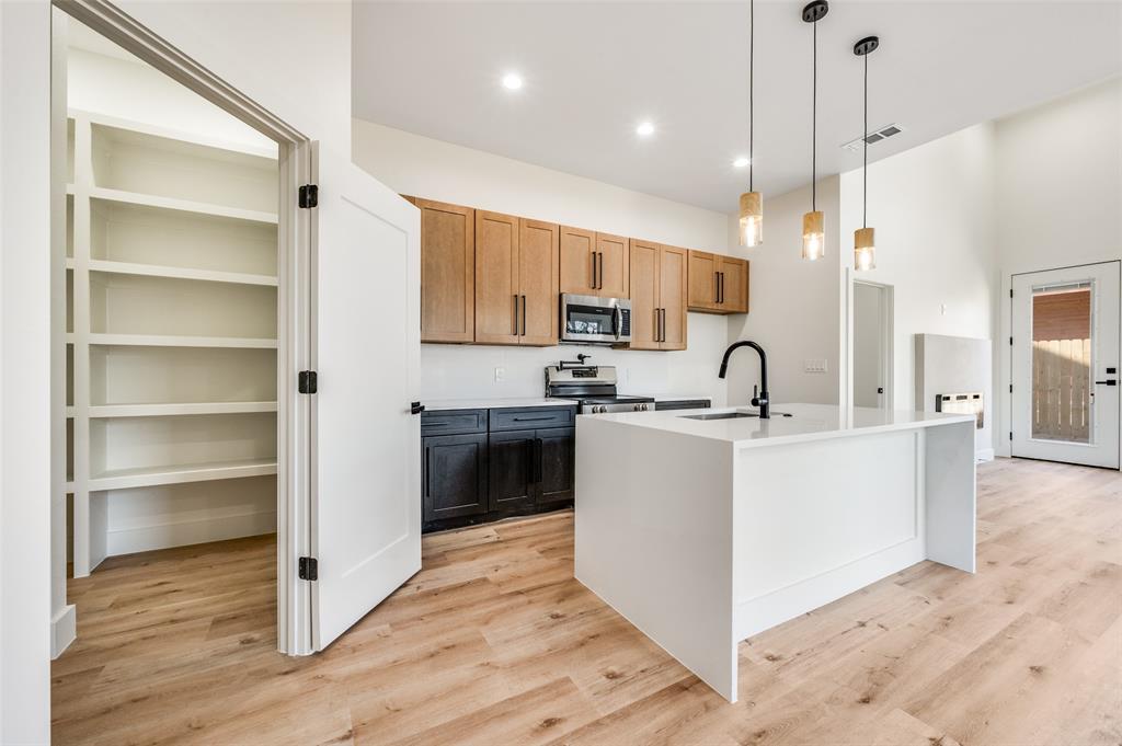 Meadowmere 03 - Residential