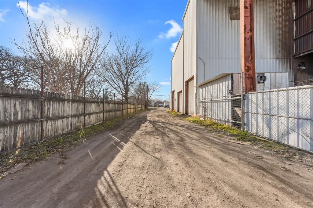 3900 S Peachtree Road