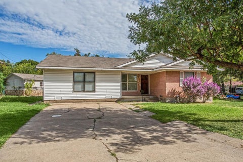 Photo of 1220 Colfax Circle, Richardson, TX 75080 (MLS # 21419026)
