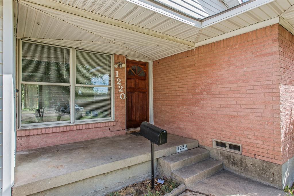 1220 Colfax Circle